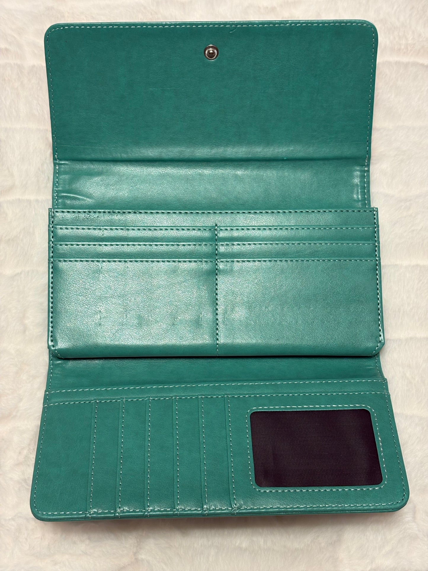 Easily Distracted by Books Women’s Wallet